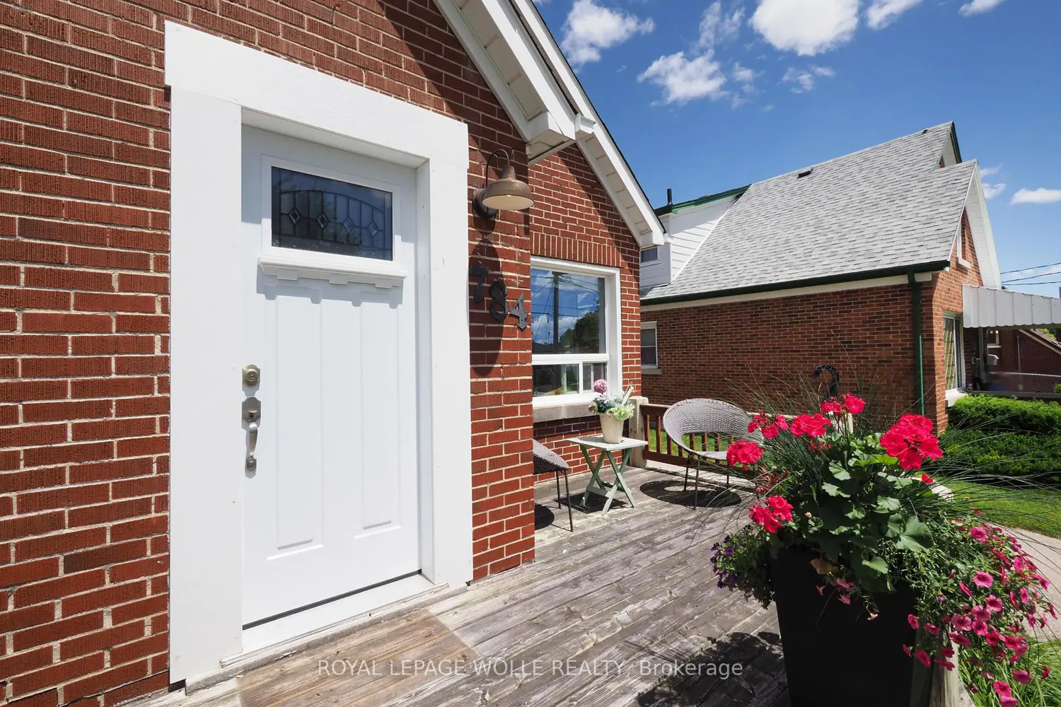 784 Elizabeth Street photo 3