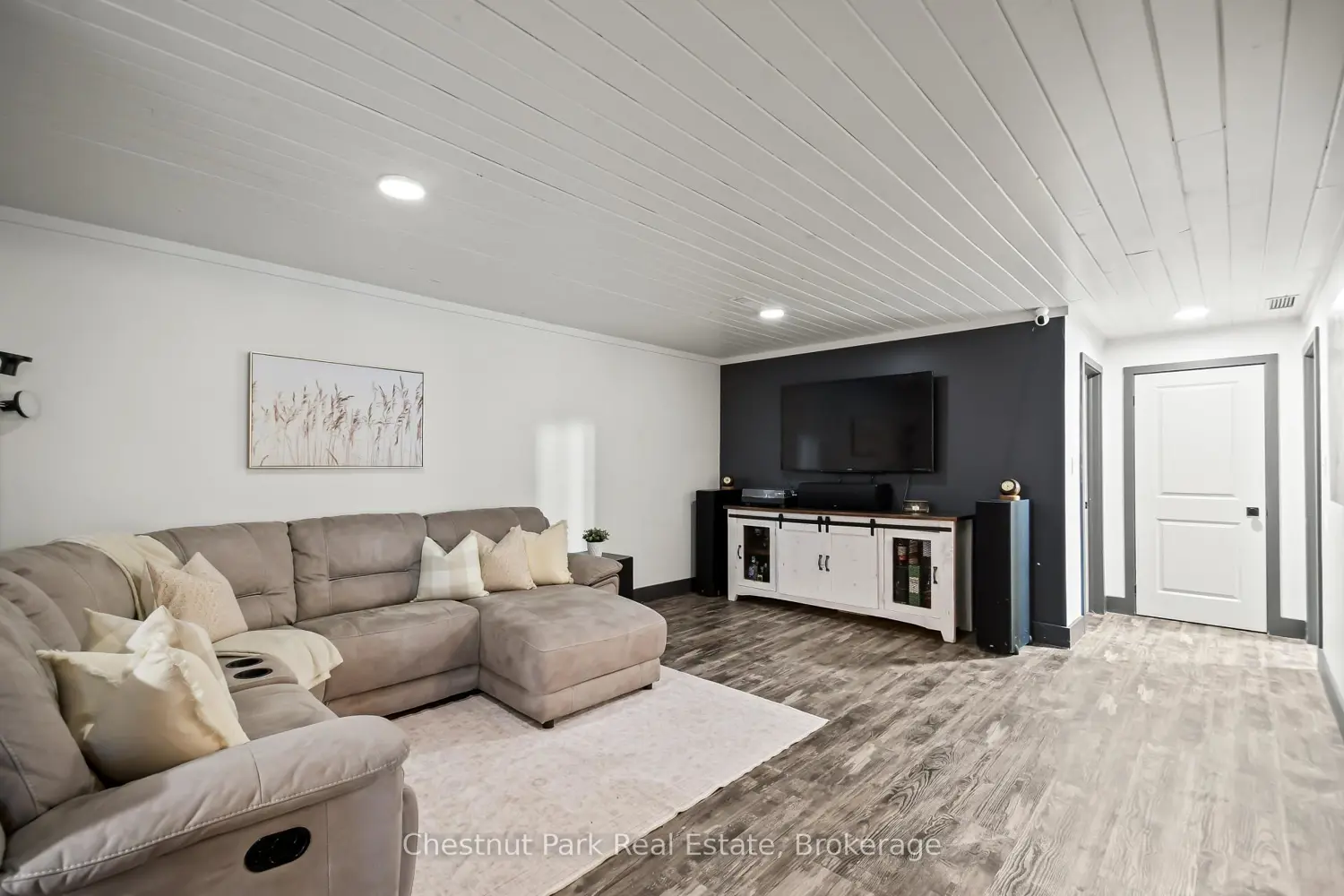 802 Williamsport Road photo 4