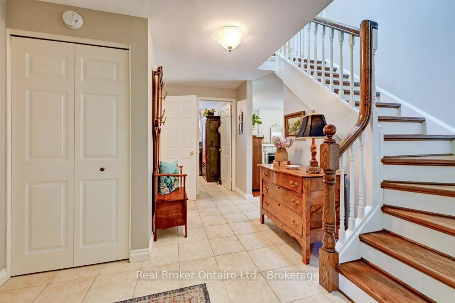 469 Westvale Drive photo 2