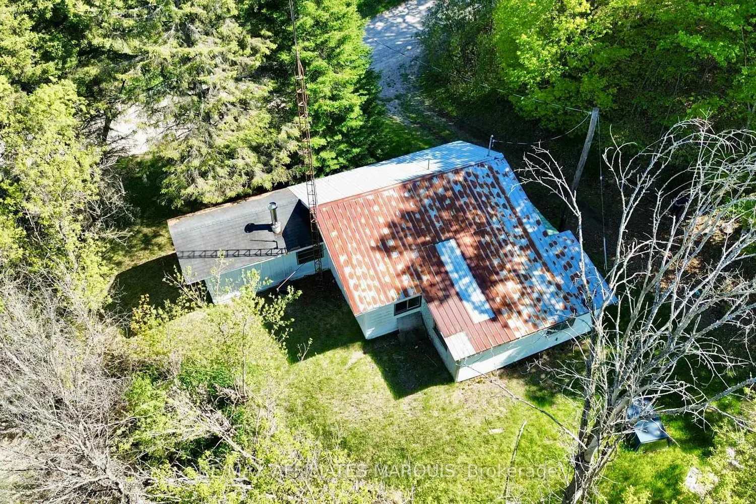 1195 Thompson Road photo 5