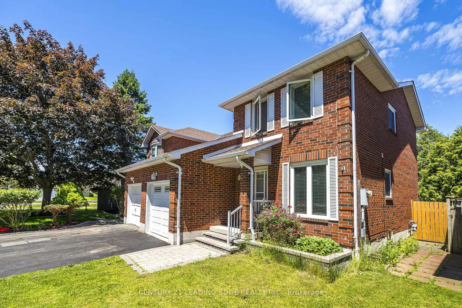 42 Hewitt Crescent photo 3