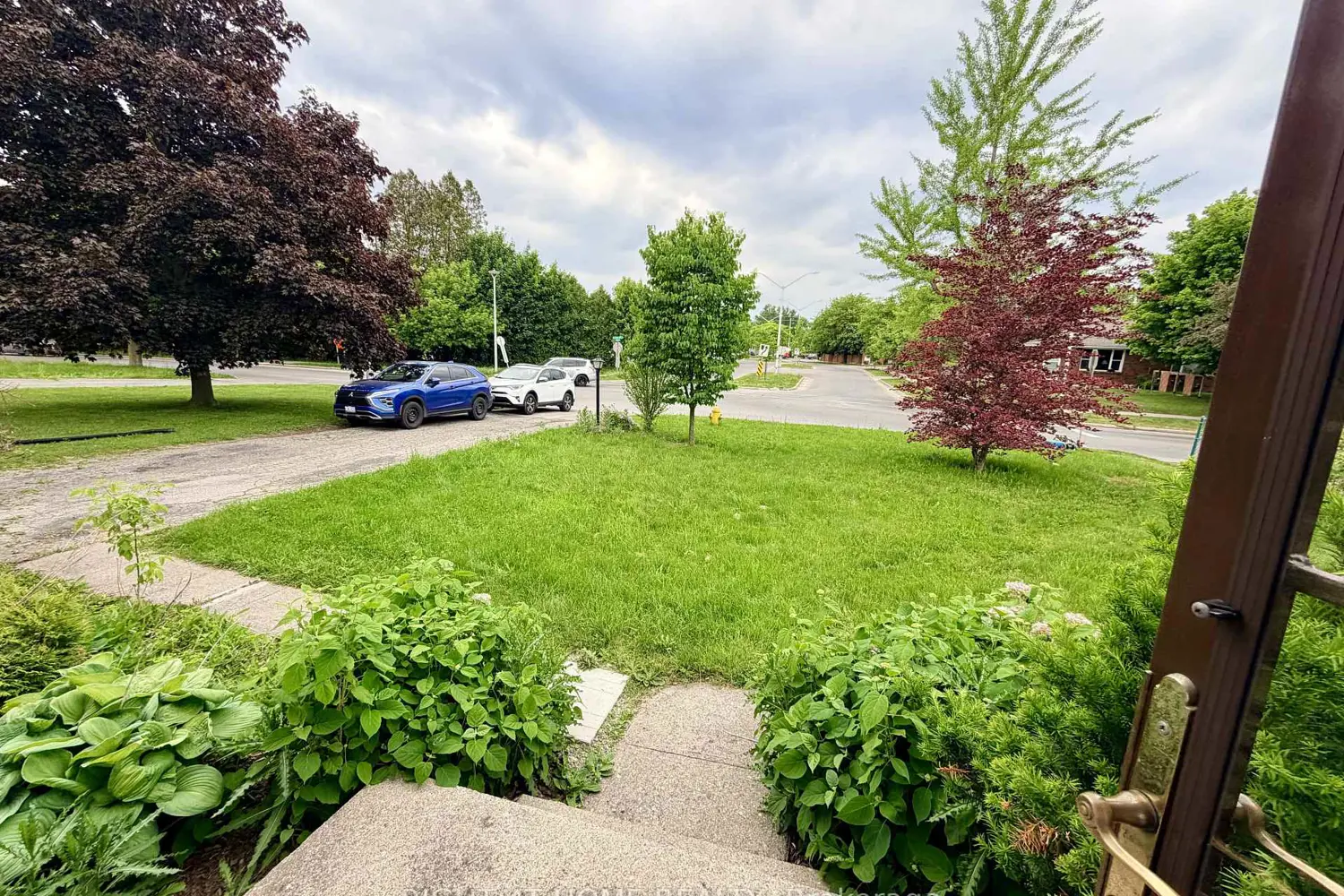 376 Ridgewood Crescent