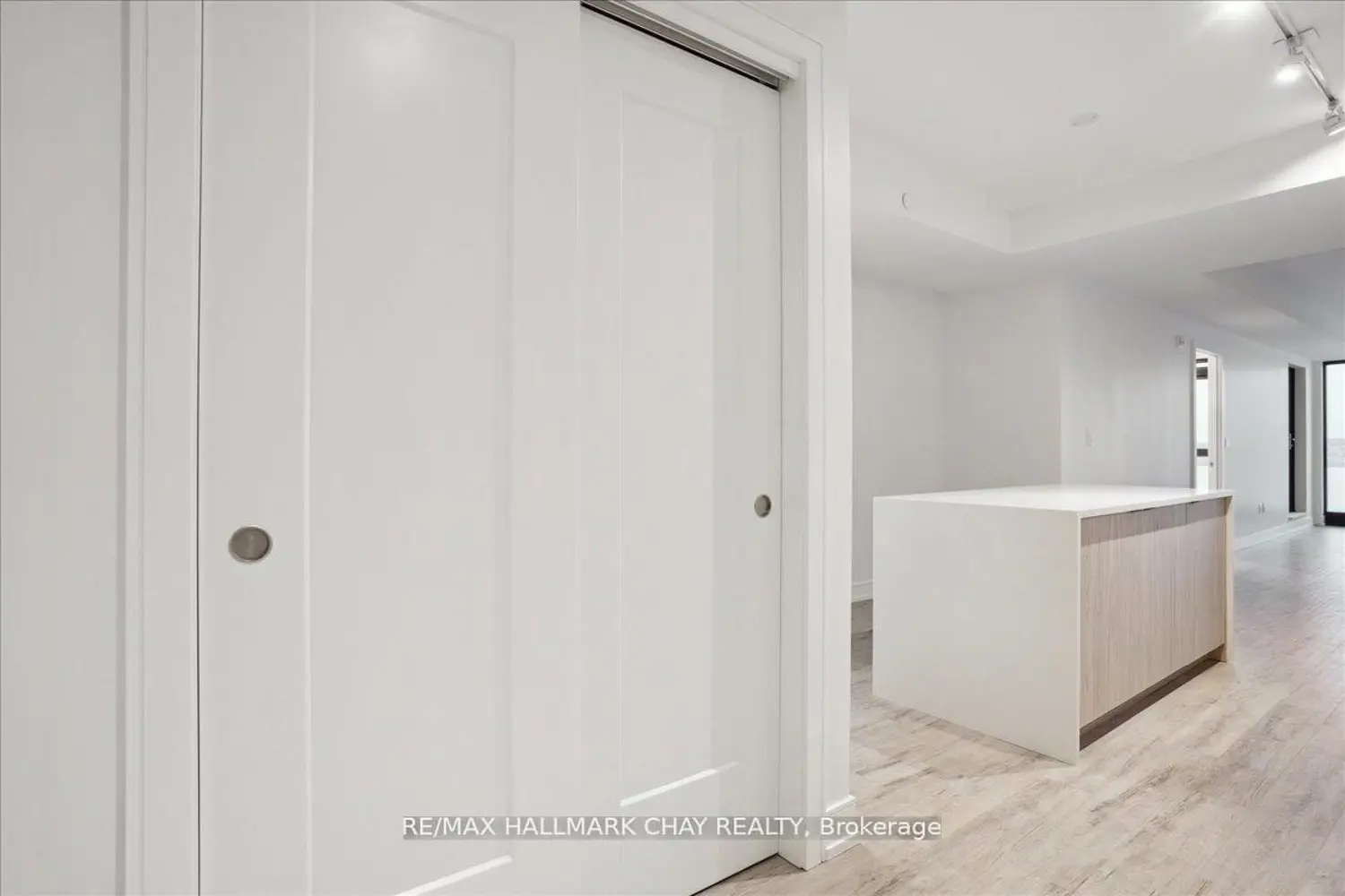 185 Dunlop Street 803 photo 4