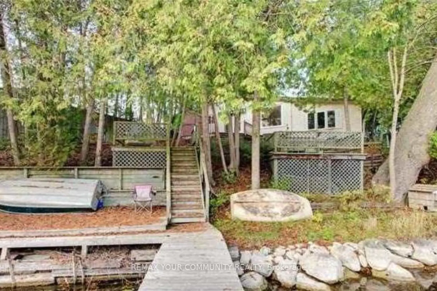 184 Riverbank Drive photo 3