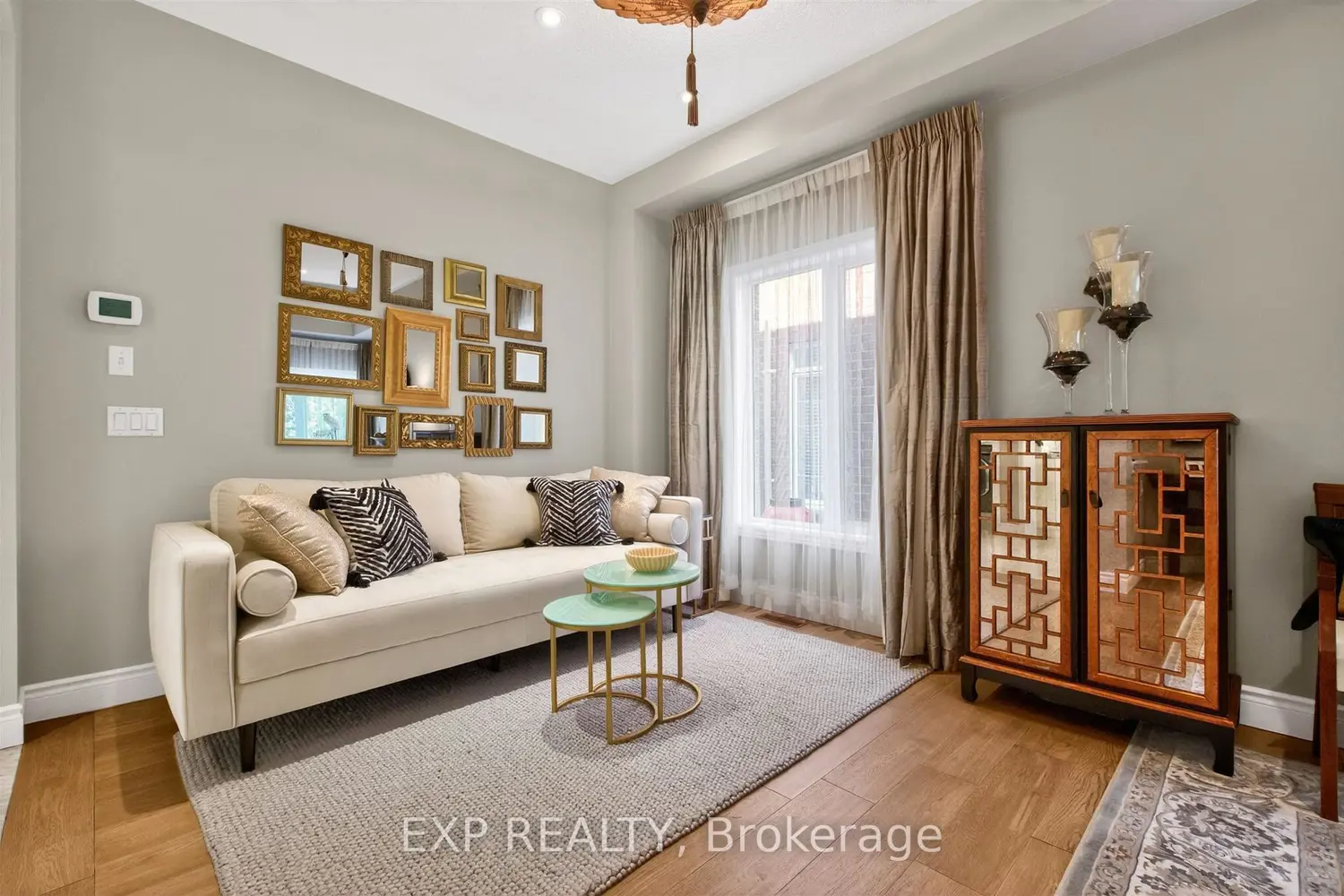 82 Castelli Court photo 4