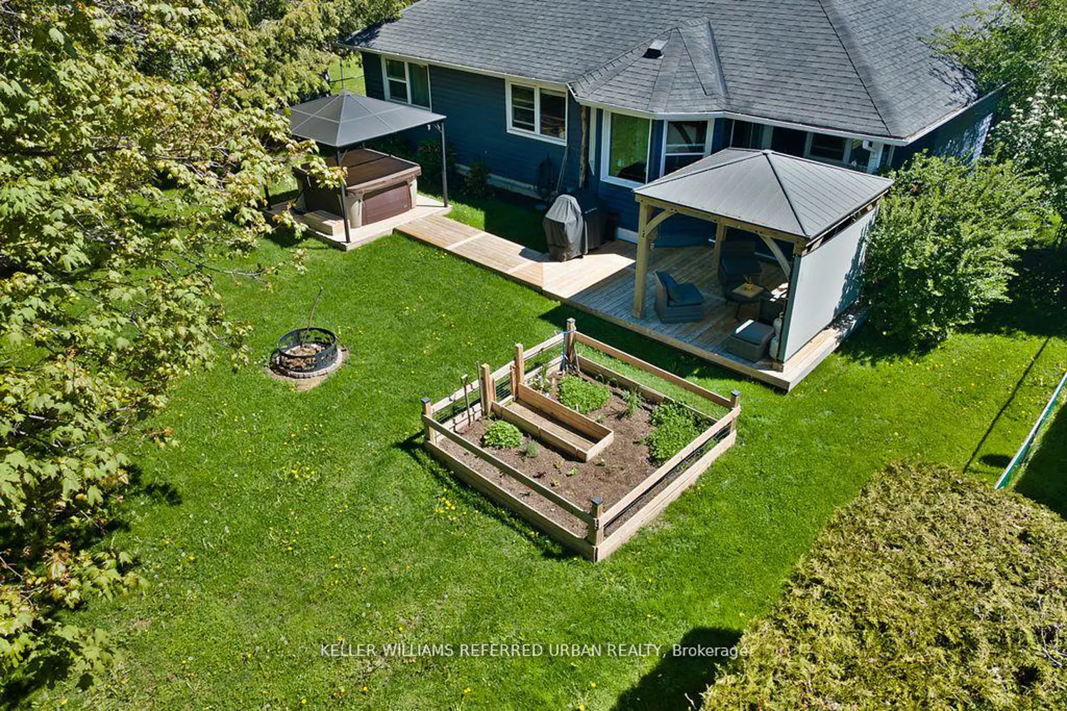 222 Aldred Drive photo 2