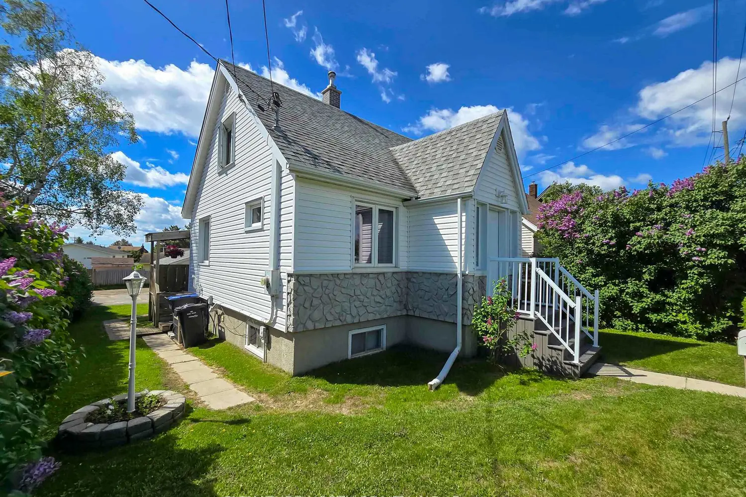 505 Oliver Road photo 2