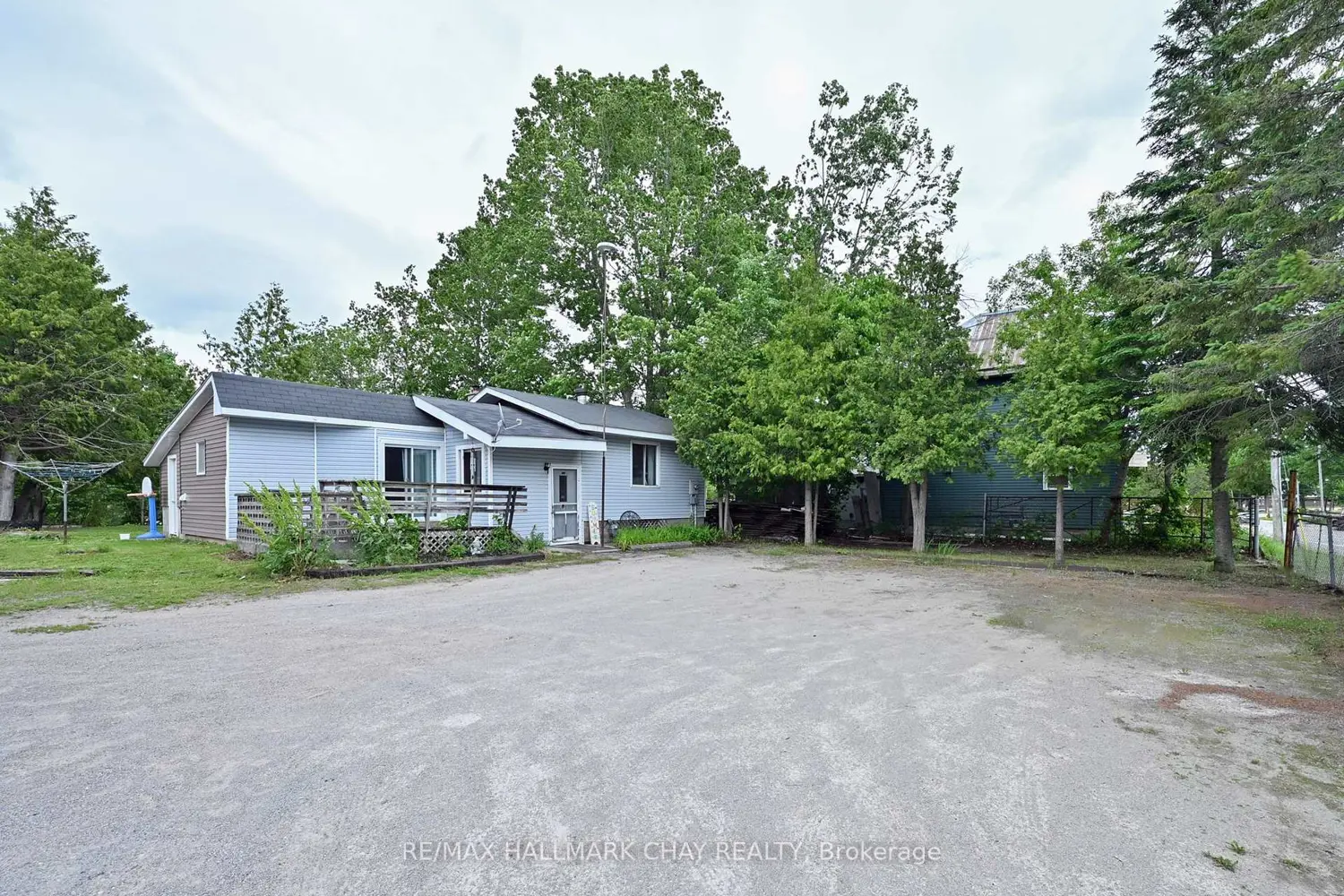 225 Park Street photo 2