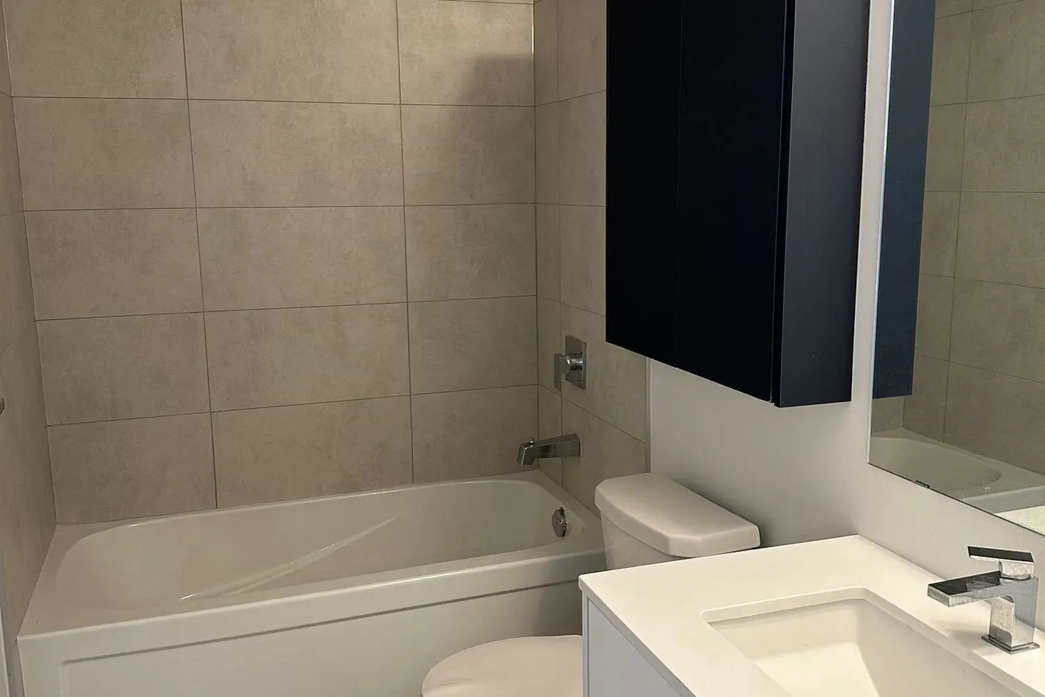 8 Tippett Road 1402 photo 3