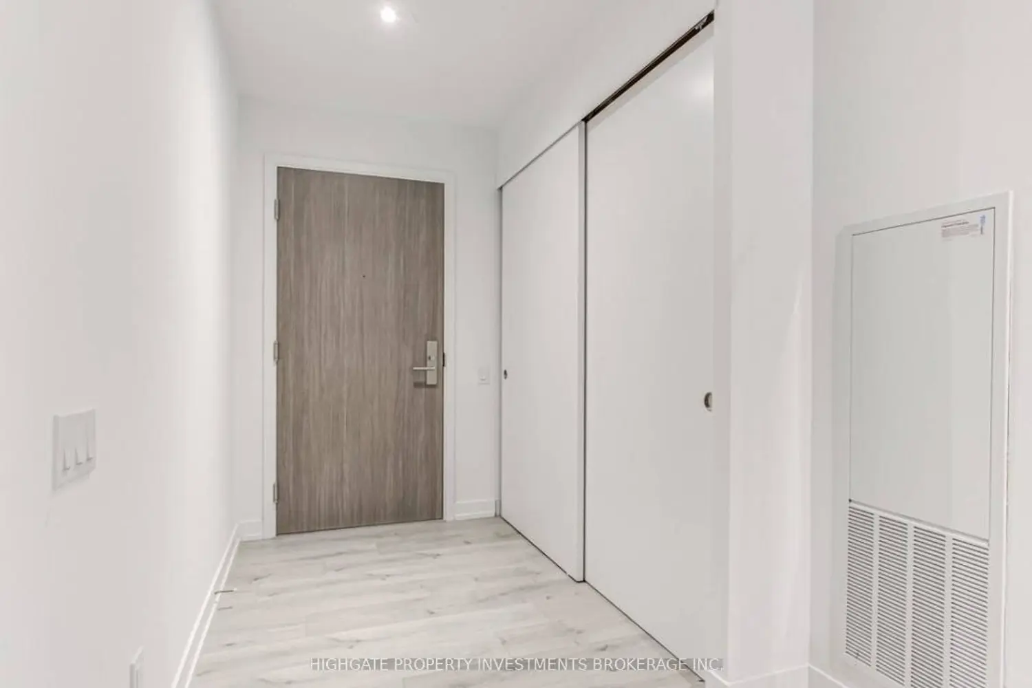 161 Roehampton Avenue 228 photo 3