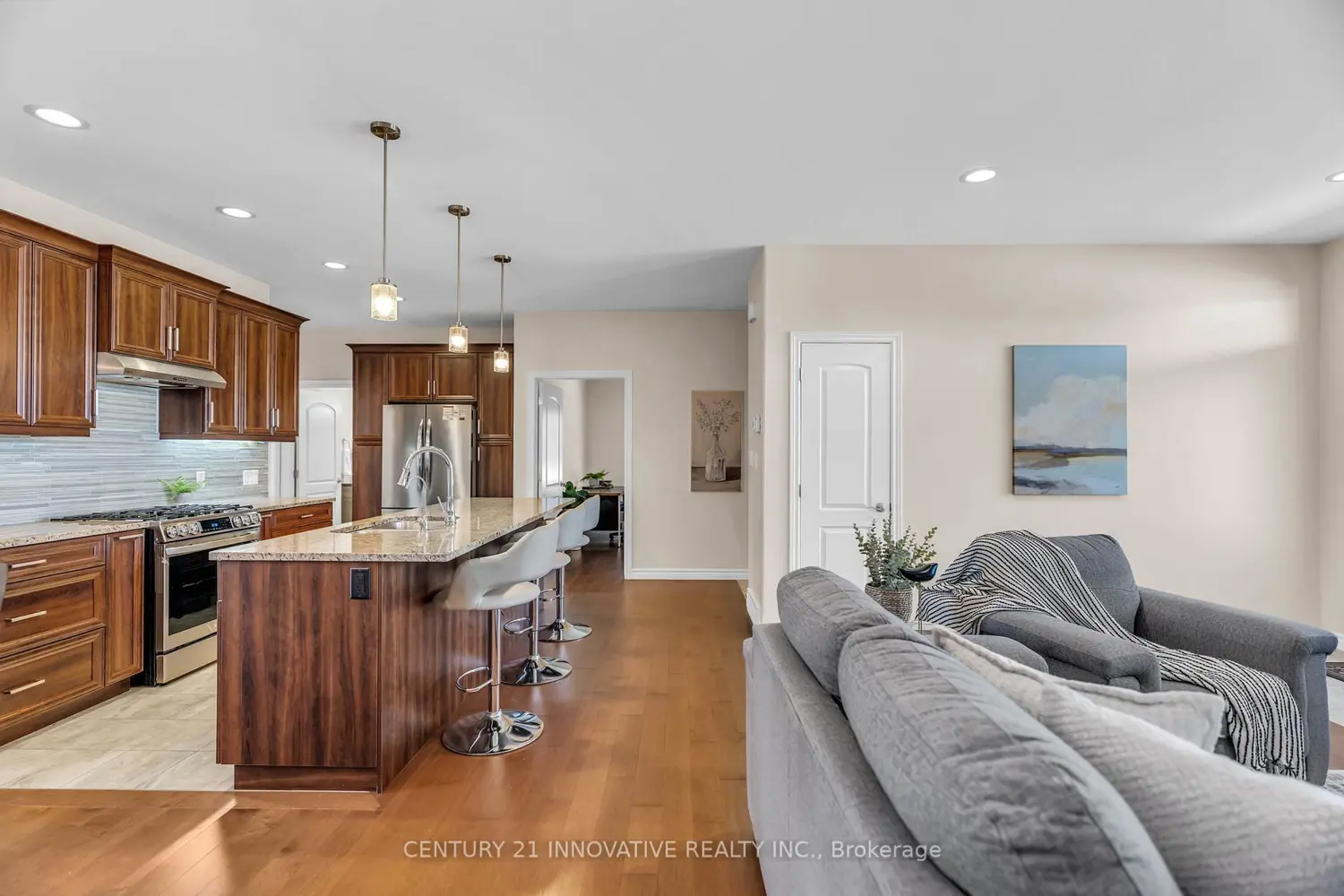 212 Summerset Place photo 5