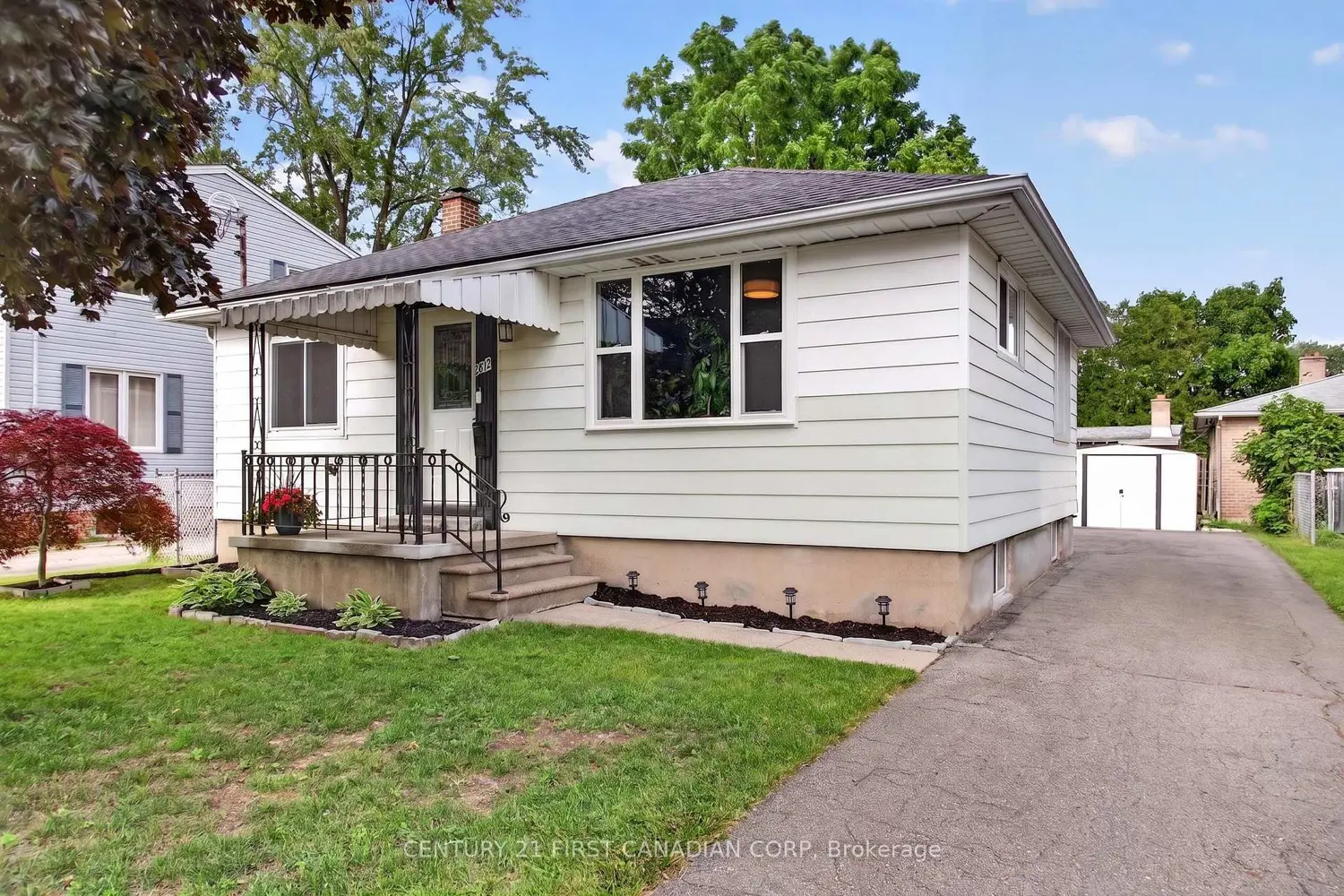 218 Vancouver Street photo 2