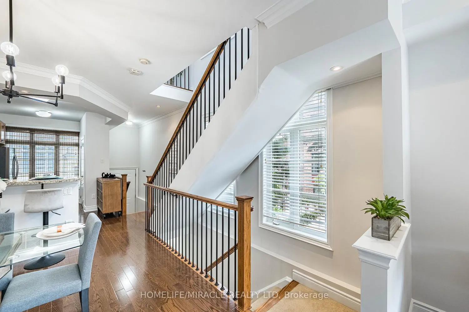 265 Van Dusen Boulevard 1 photo 5