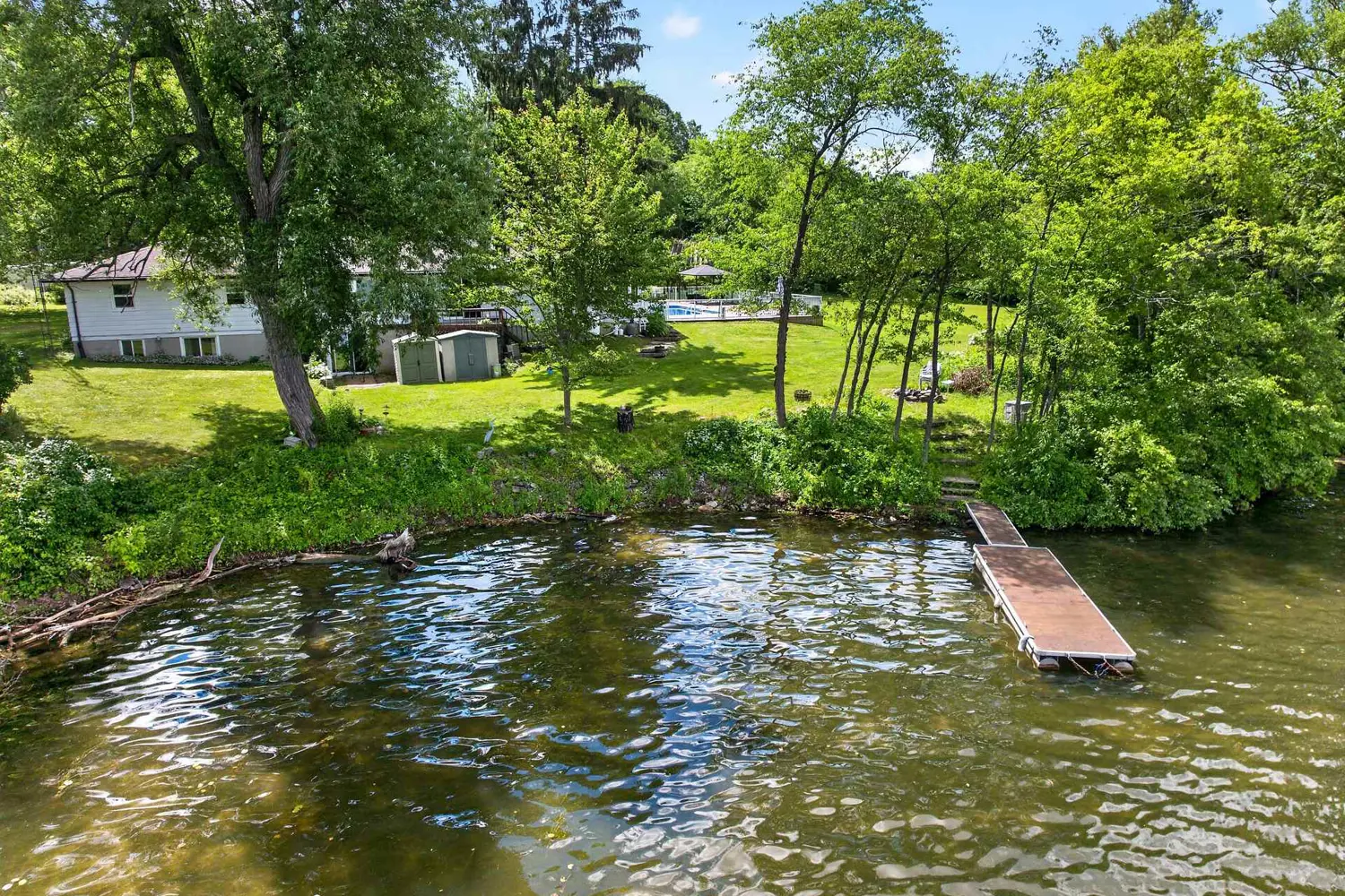 1482 Jarvis Road photo 3
