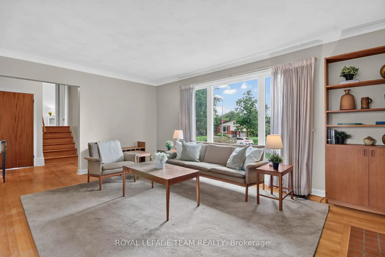 1768 Laxton Crescent photo 3