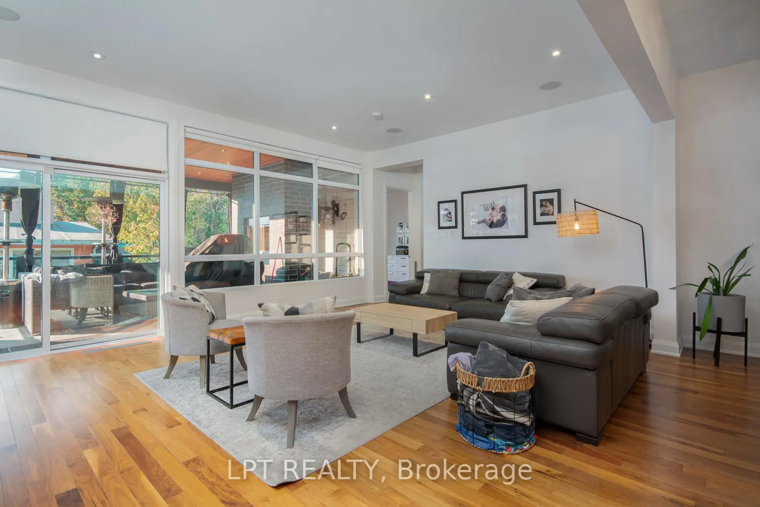 847 Walkley Road photo 5