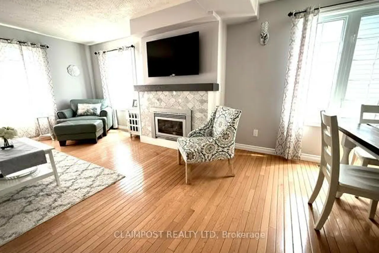 690 Howard Avenue photo 4