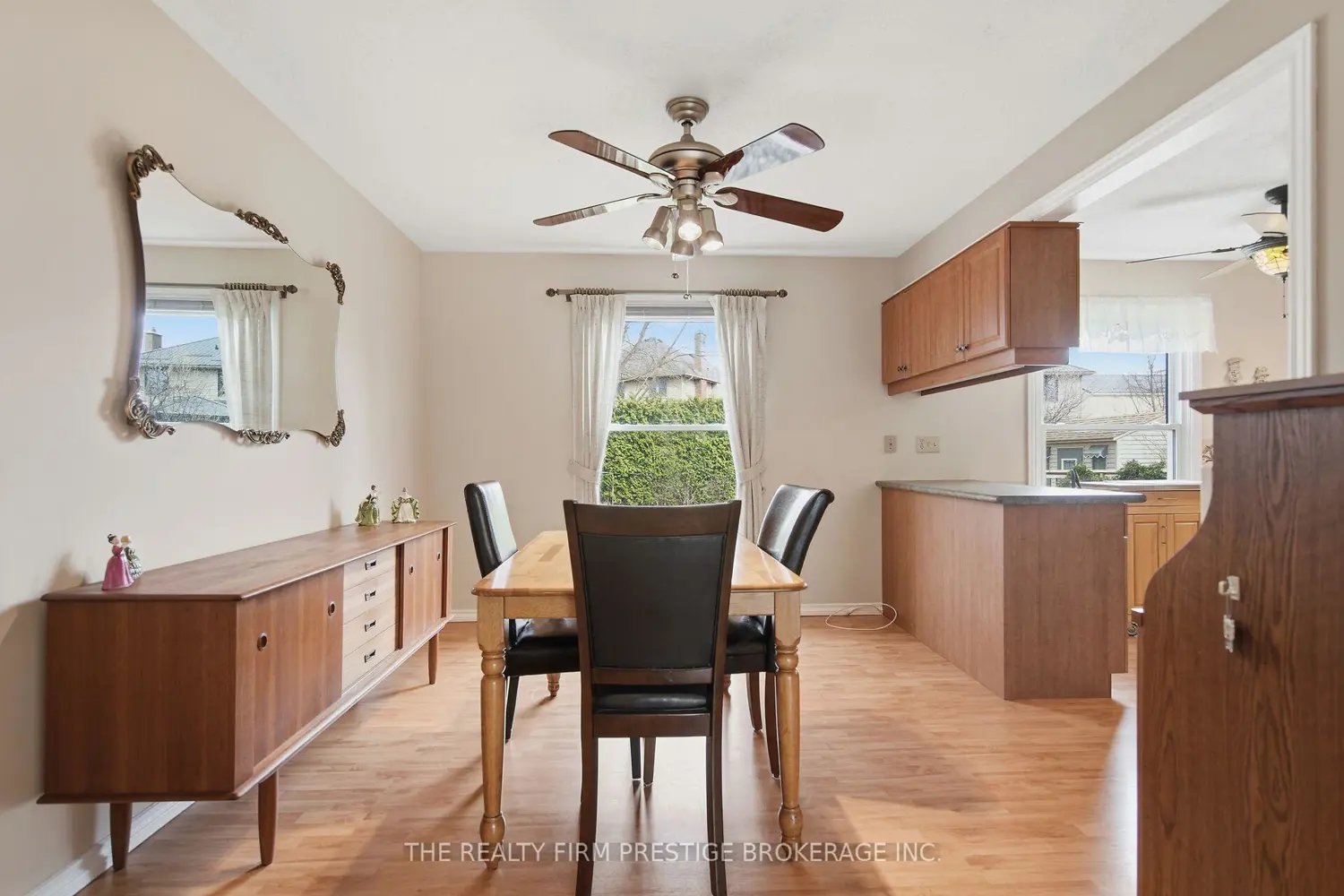 126 Gardenvale Crescent photo 5
