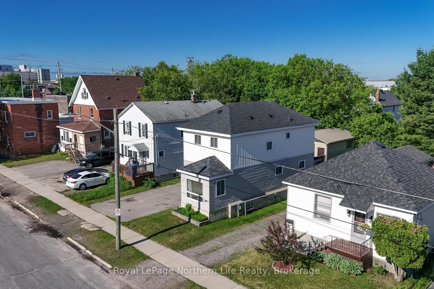 323 Percy Street photo 2