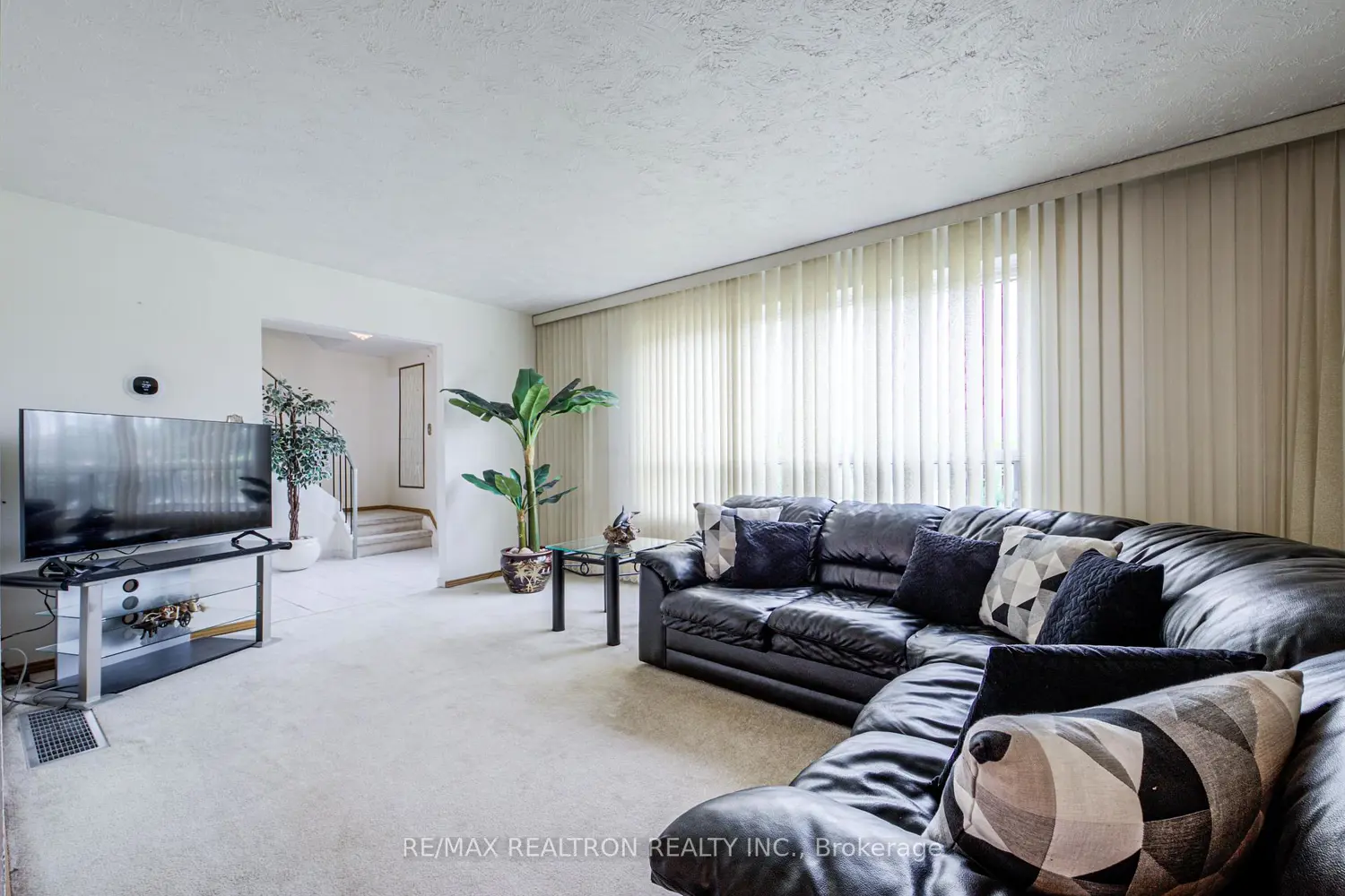 62 Hullmar Drive photo 5