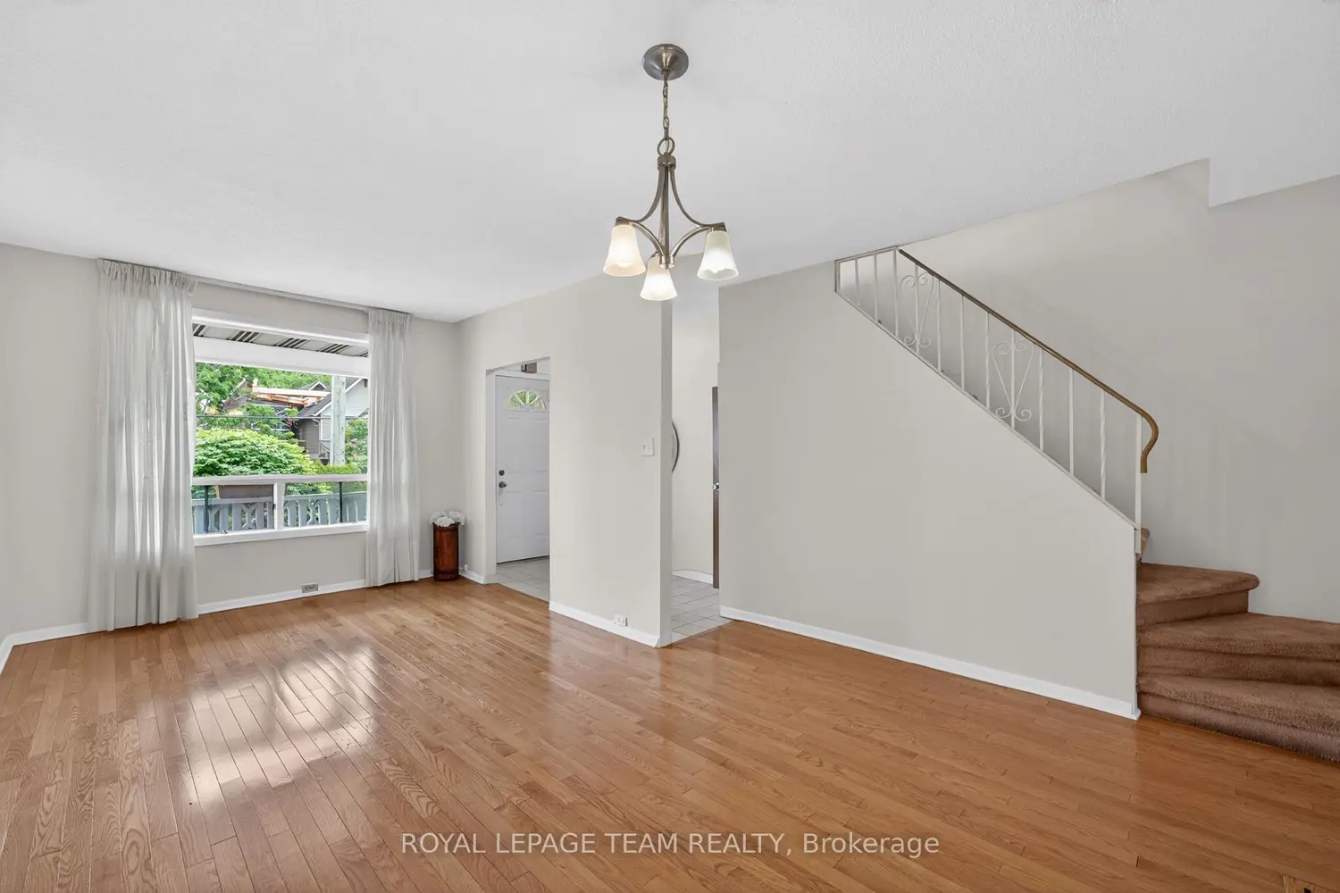 274 Breezehill Avenue photo 3