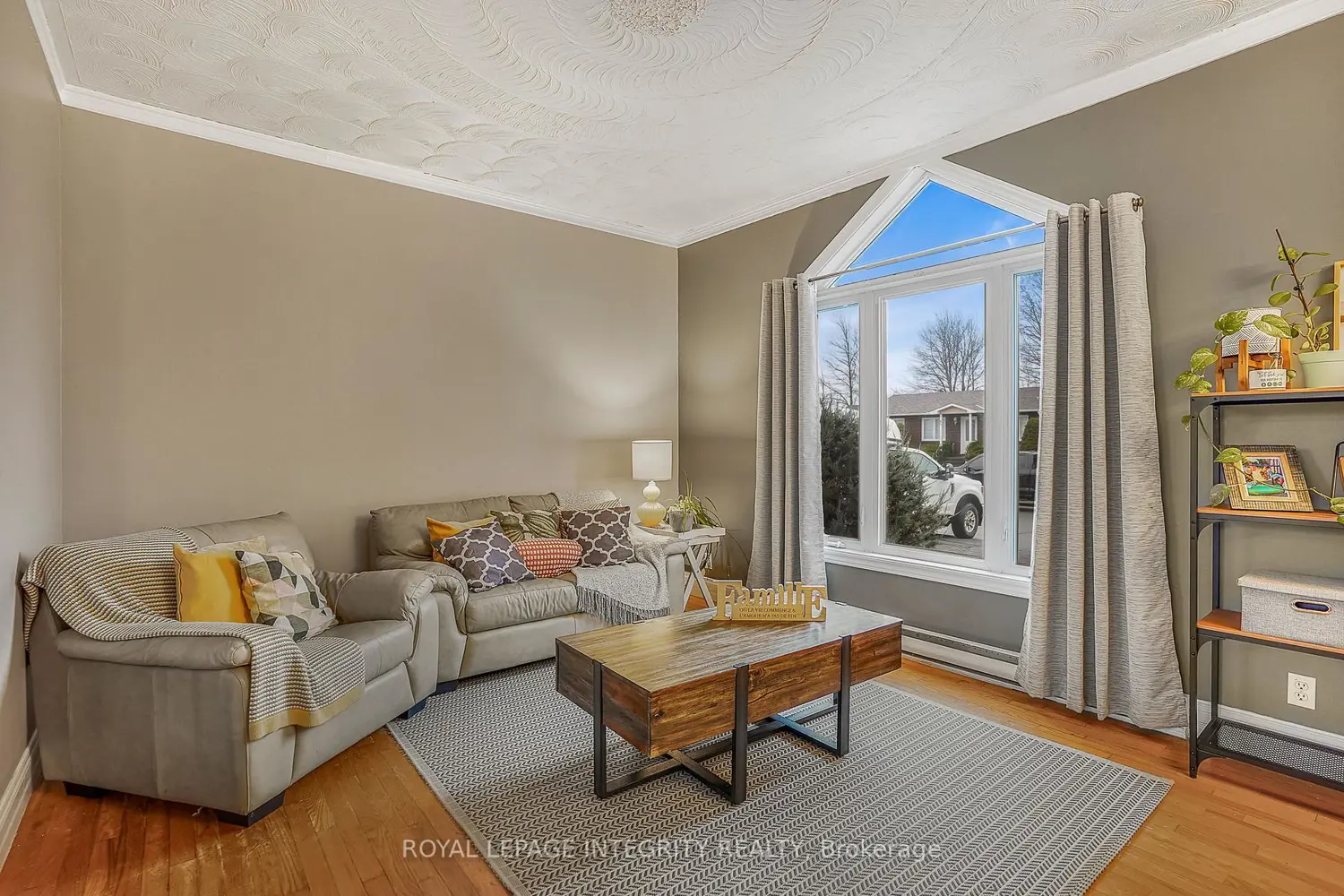 84 Lalande Crescent photo 4