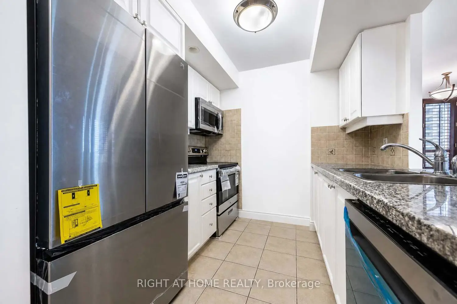 10 Northtown Way 1405 photo 5