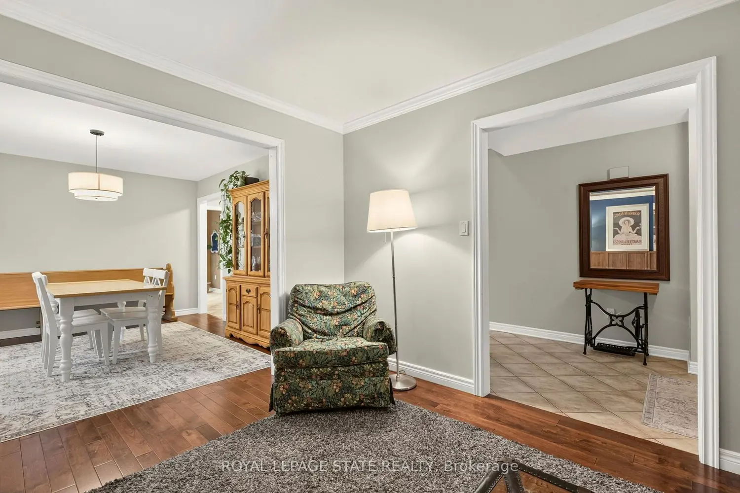 4507 Ivy Gardens Crescent photo 3