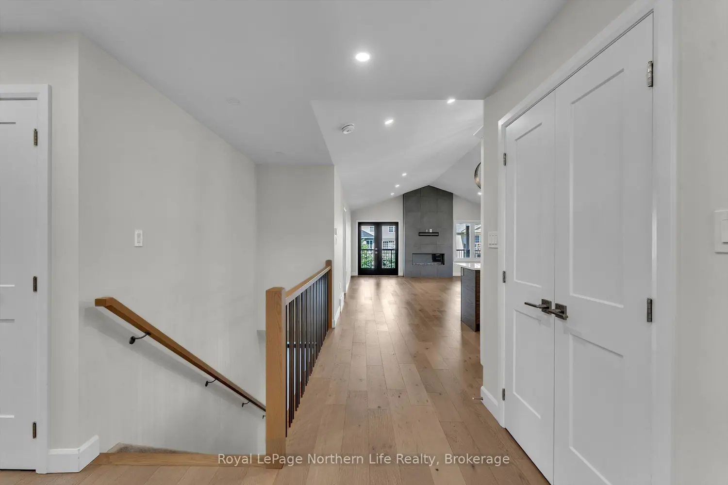 9 Silver Maple Lane photo 4