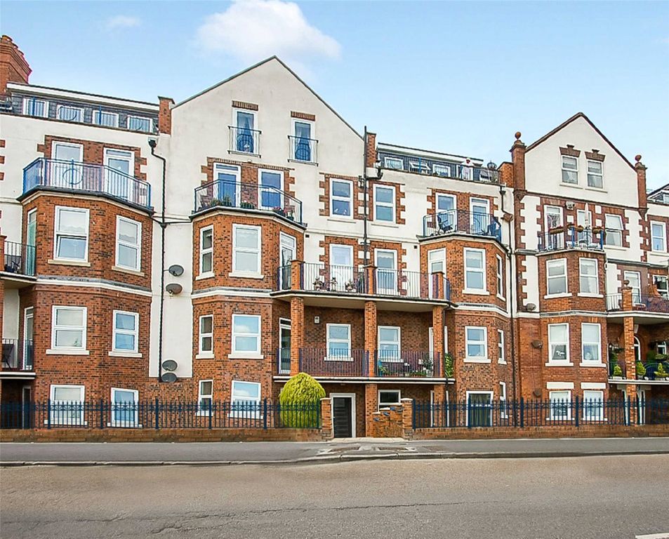3 bed flat for saleSouth Marine Drive, Bridlington, East Yorkshire YO15