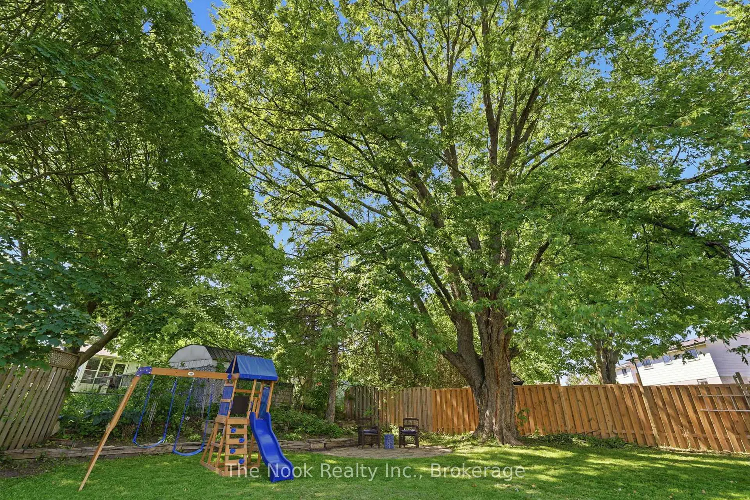 30 Deerpark Crescent photo 2