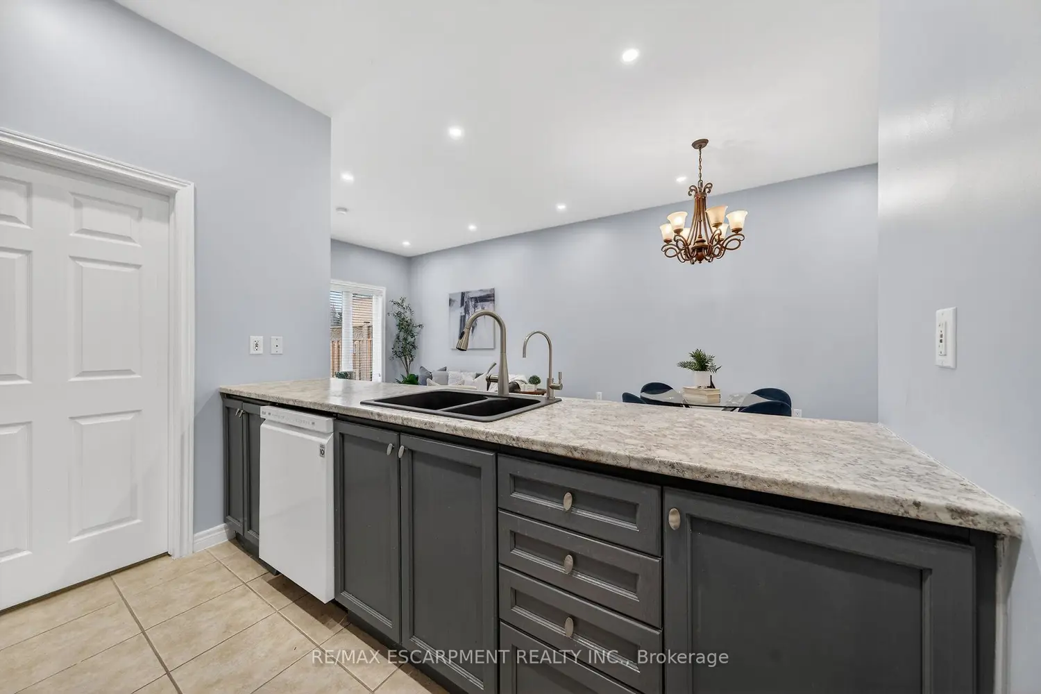 60 Natalia Avenue 4 photo 5