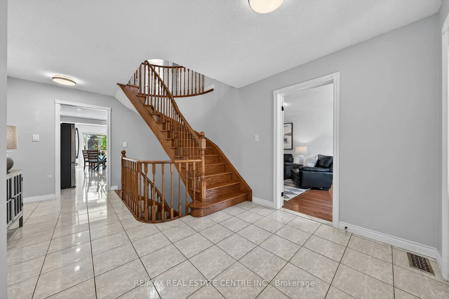 111 Hume Drive photo 3