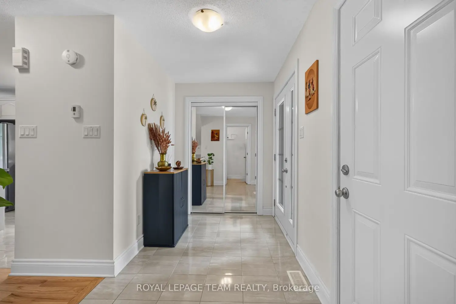 2269 Marble Crescent photo 2