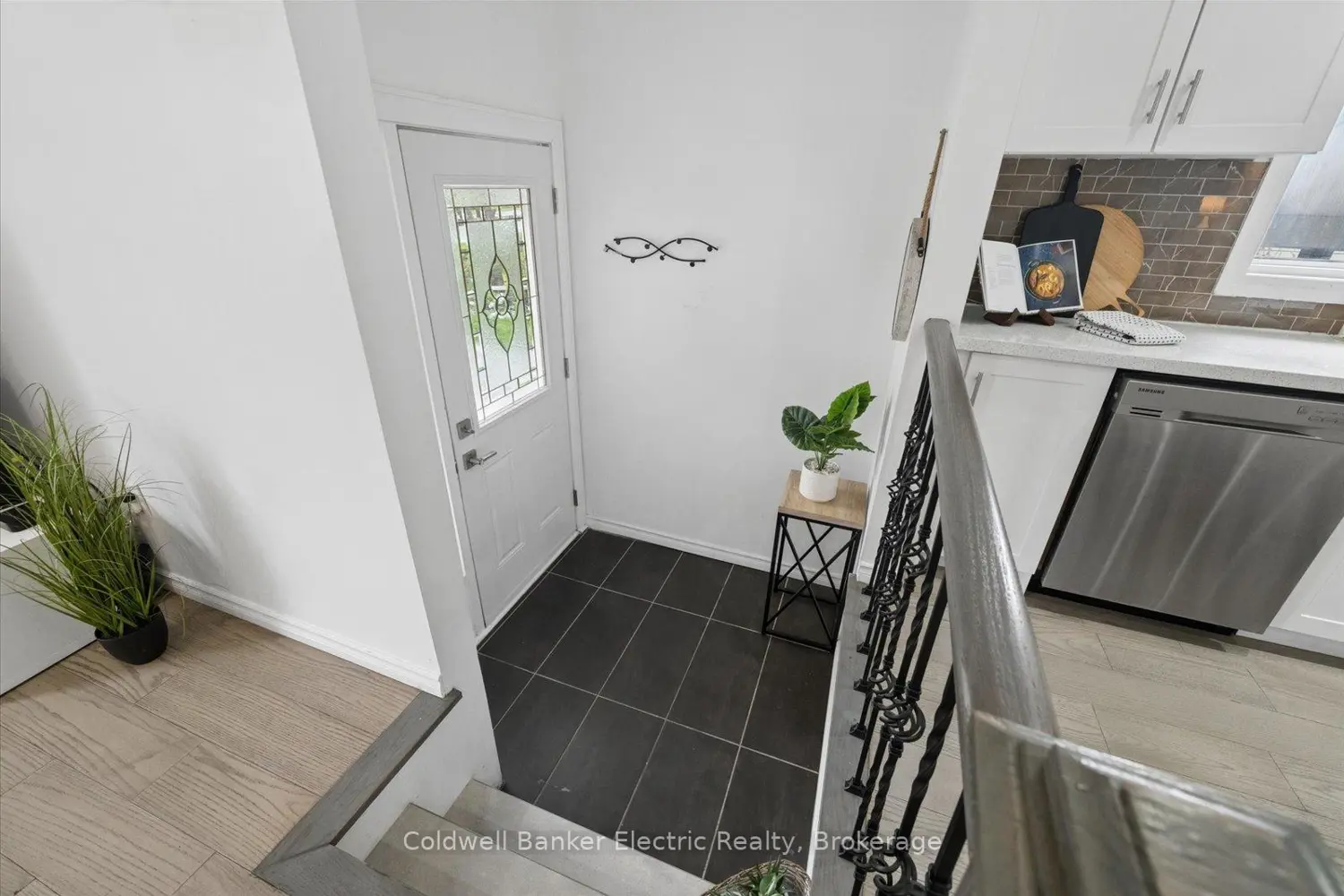 265 Sunset Boulevard photo 2