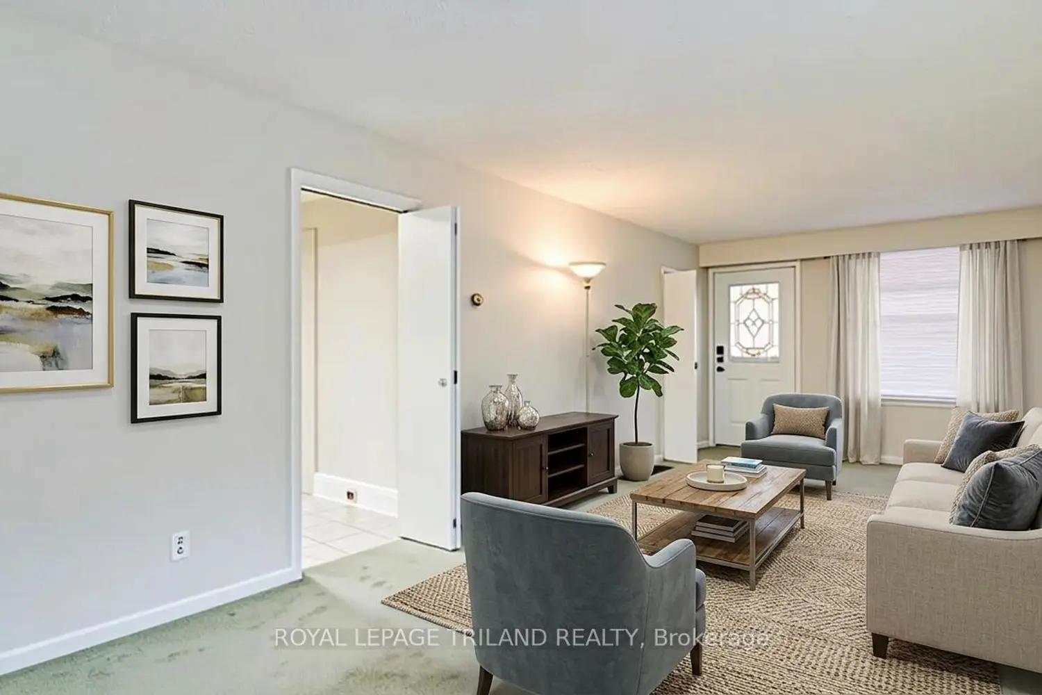 21 Oak Street photo 2