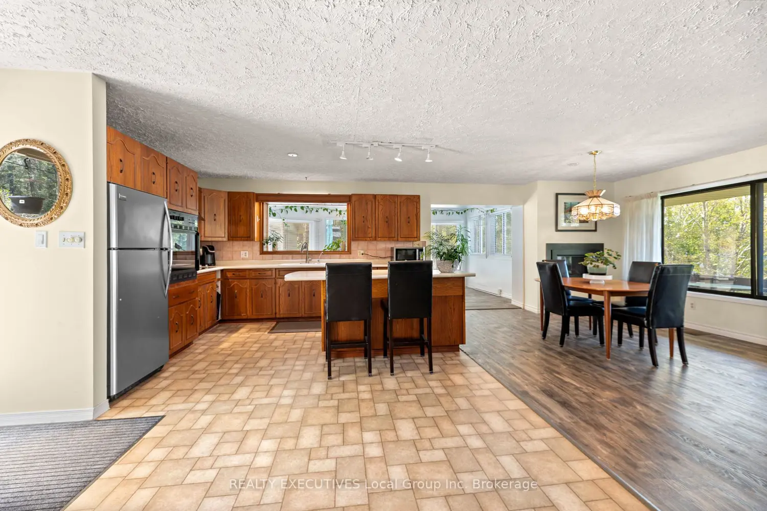 1464 Peninsula Road photo 3