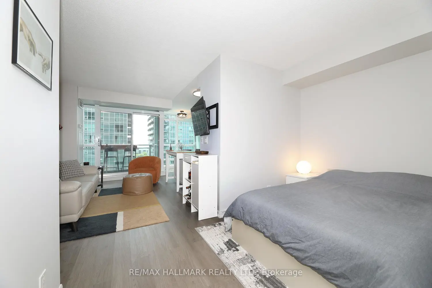 185 Legion Road 1810 photo 5