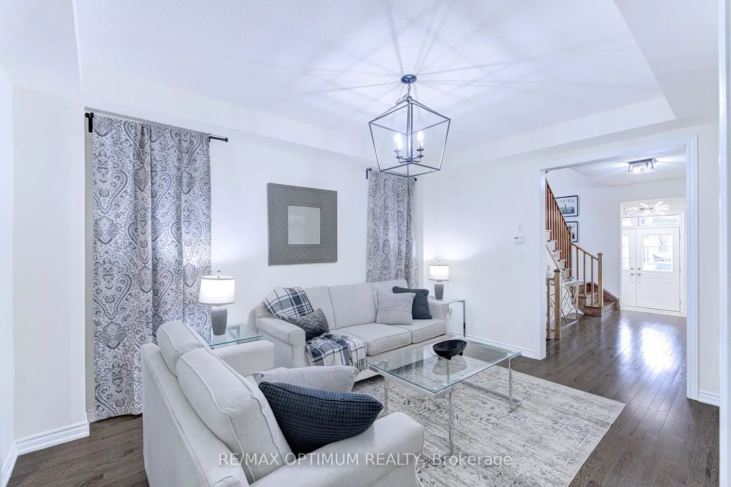 46 Eastman Drive photo 3