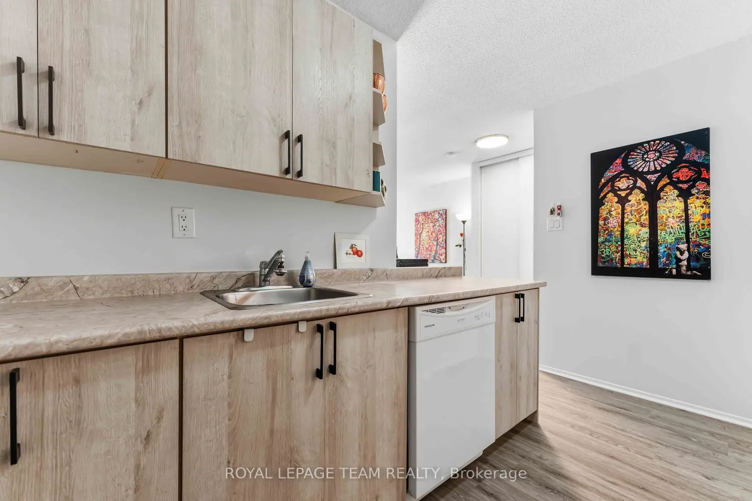 110 Forward Avenue 203 photo 4