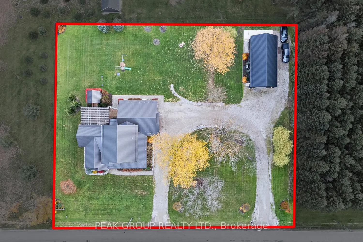 662 Foss Road photo 4