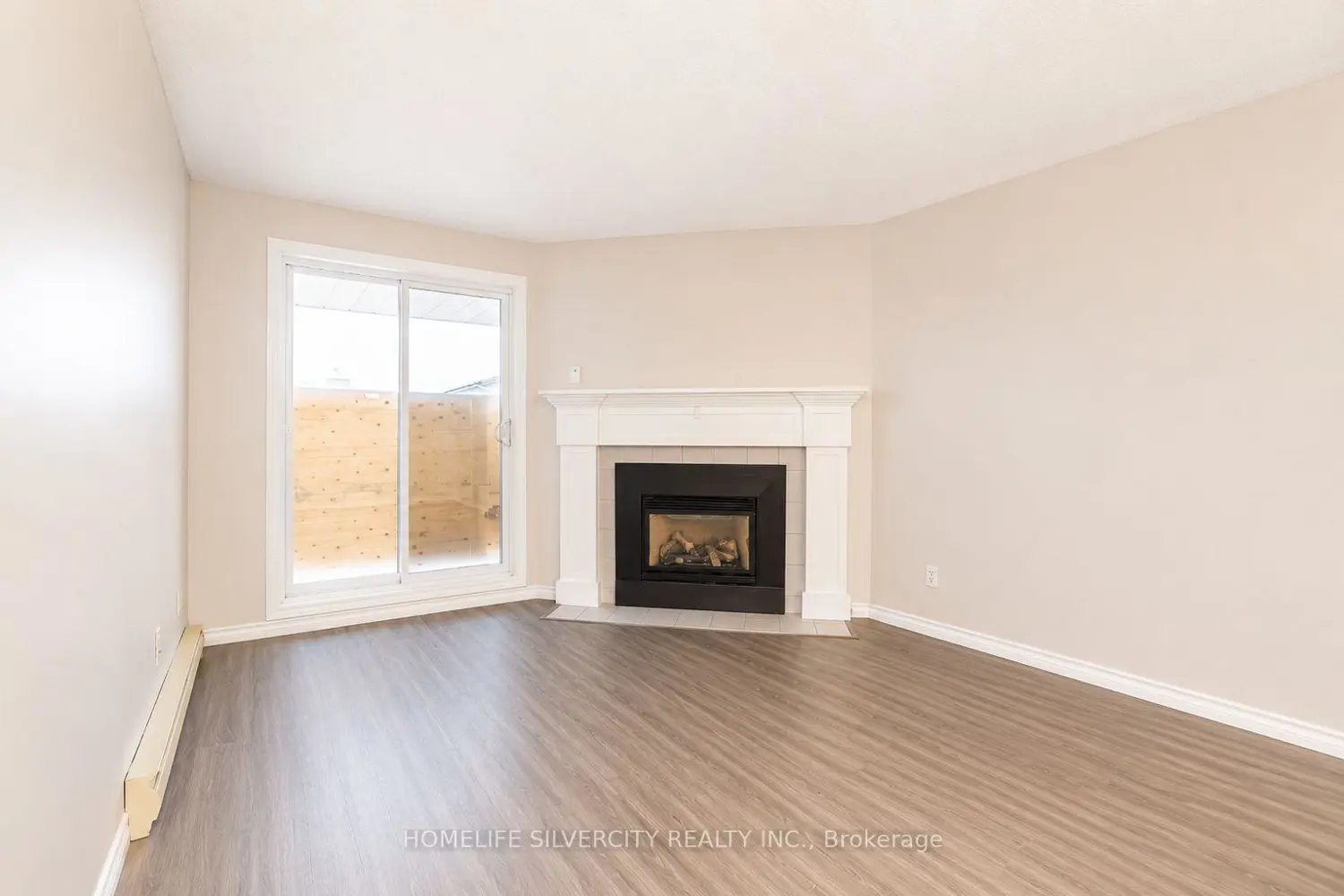 733 Deveron Crescent 303 photo 5