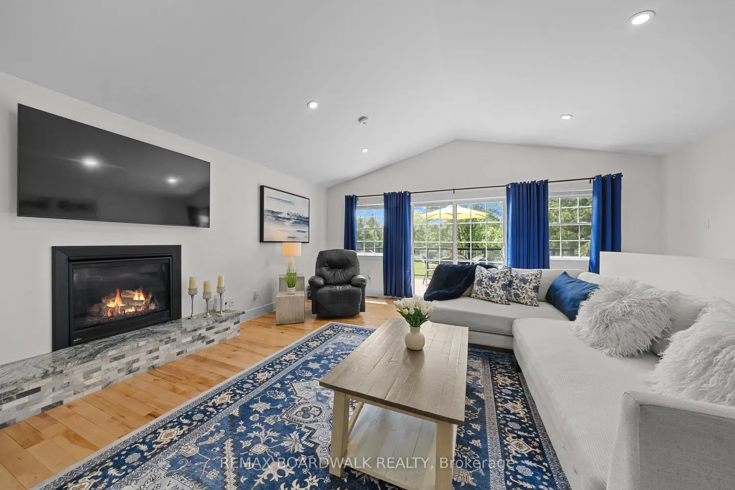 271 Patty Place photo 4