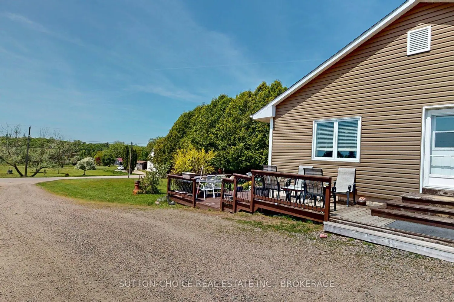 222 Yonge Street photo 2