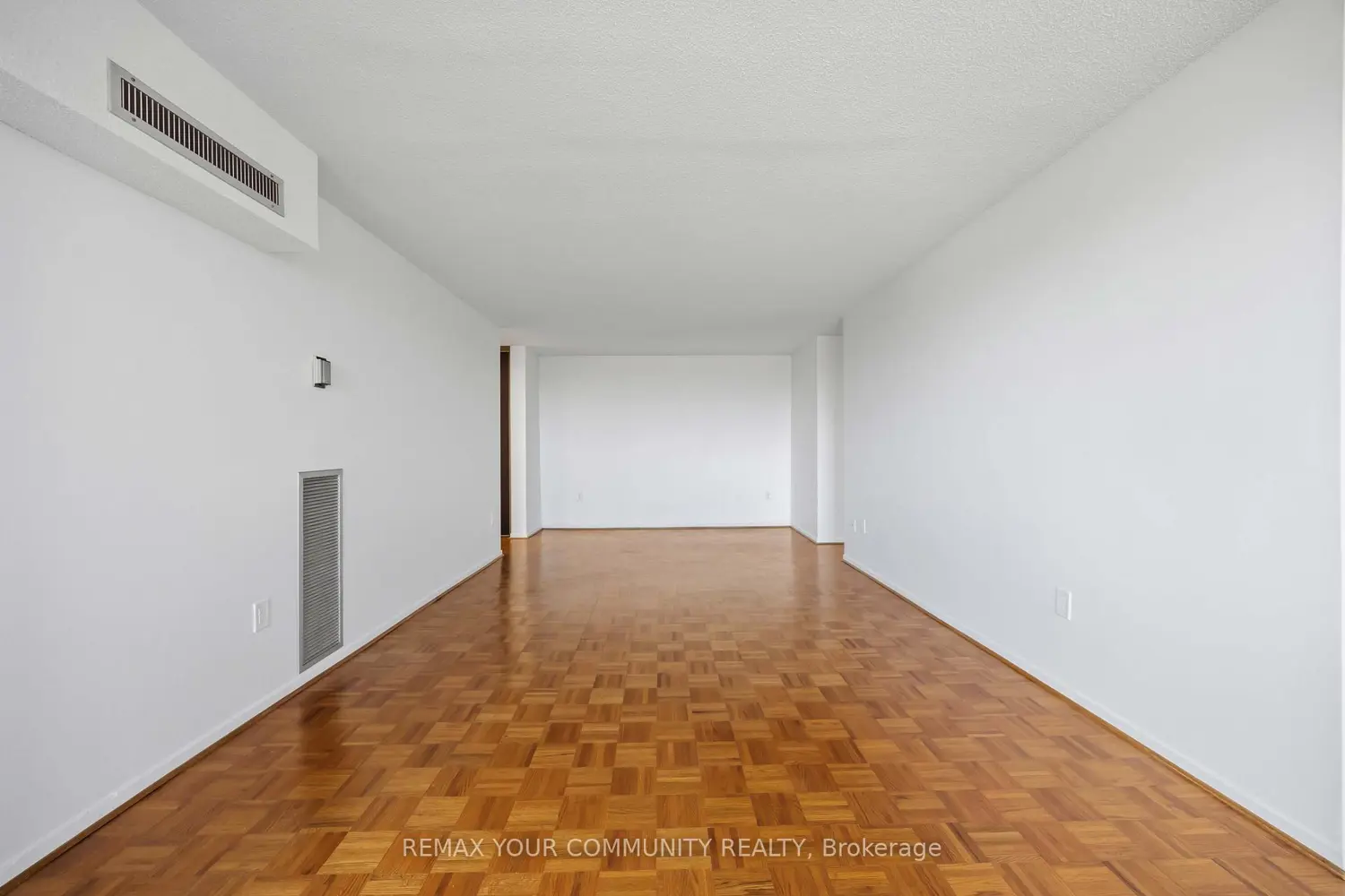 150 Neptune Drive 801 photo 4