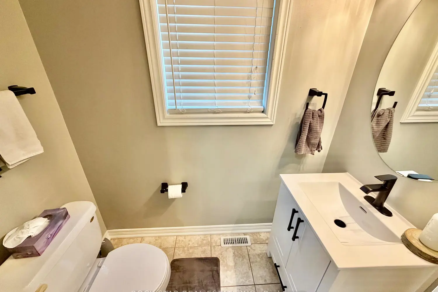 416 Orvis Crescent photo 5