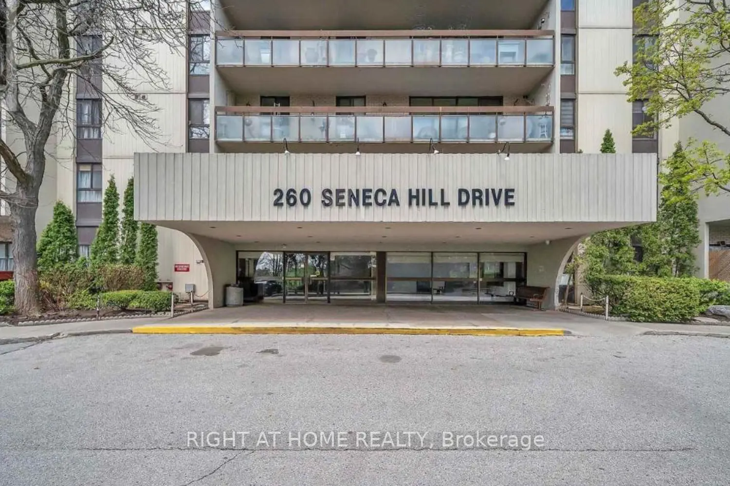 260 Seneca Hill Drive 1415 photo 2