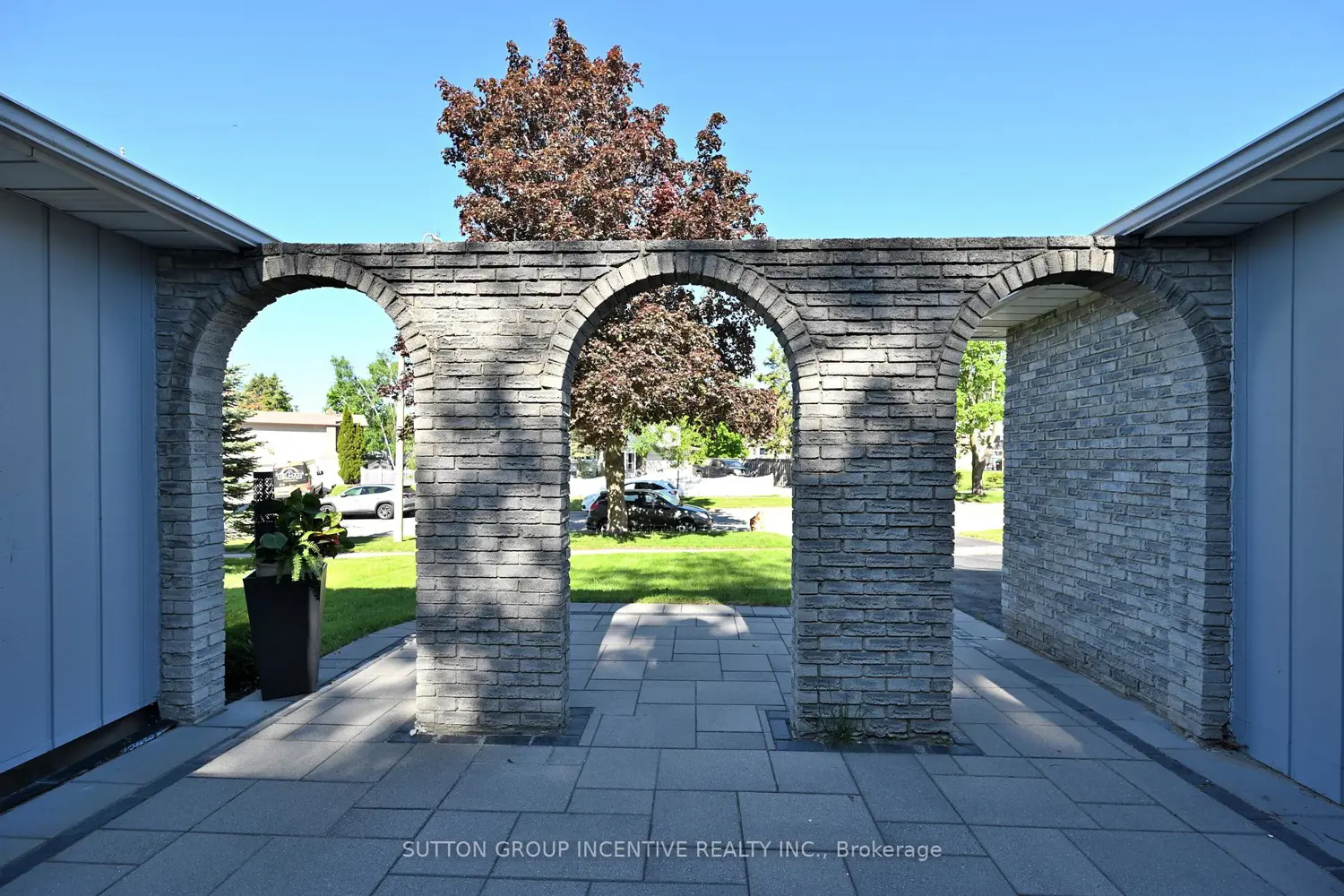7 Huron Street photo 5