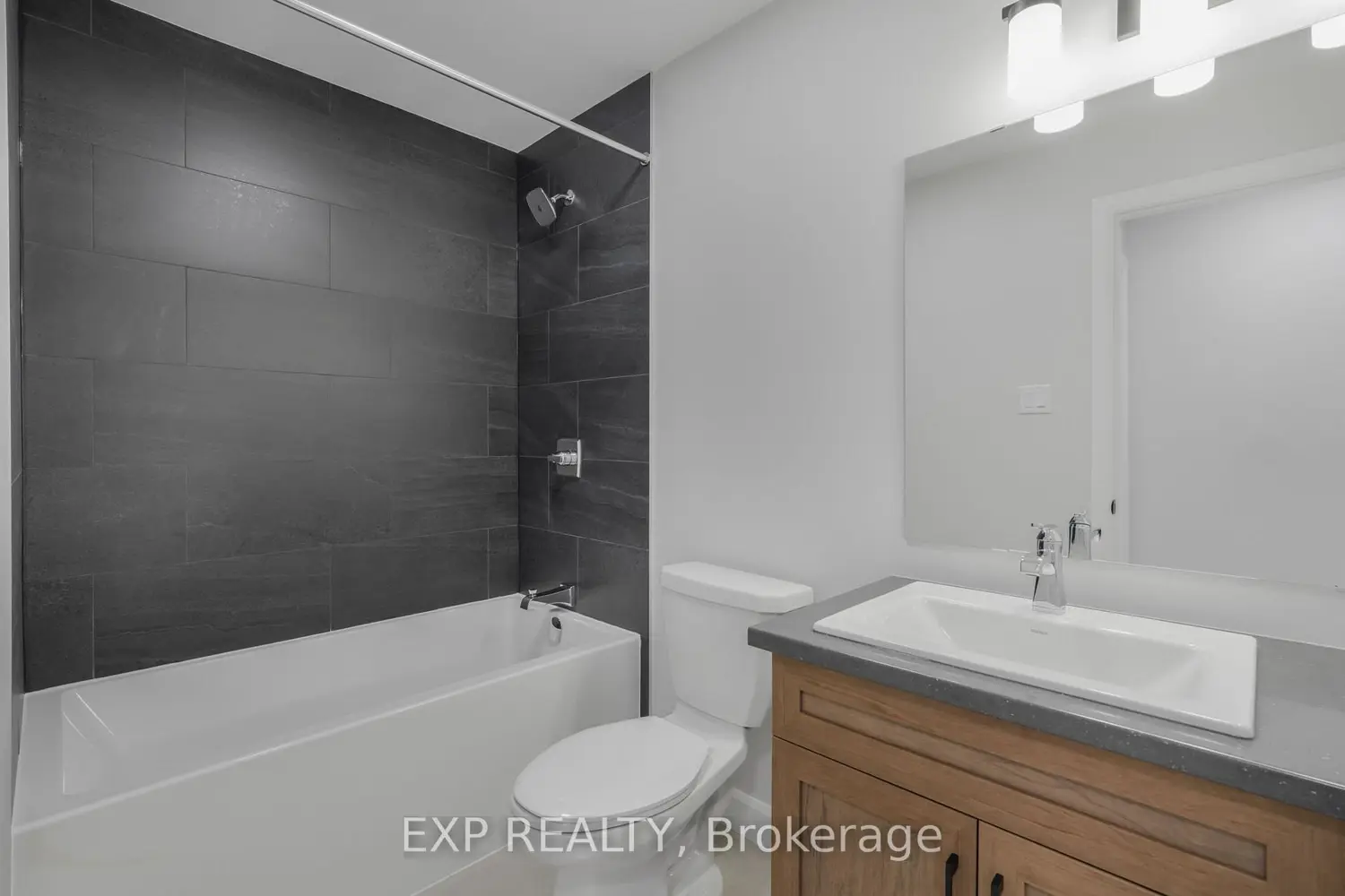 995 Katia Street photo 5
