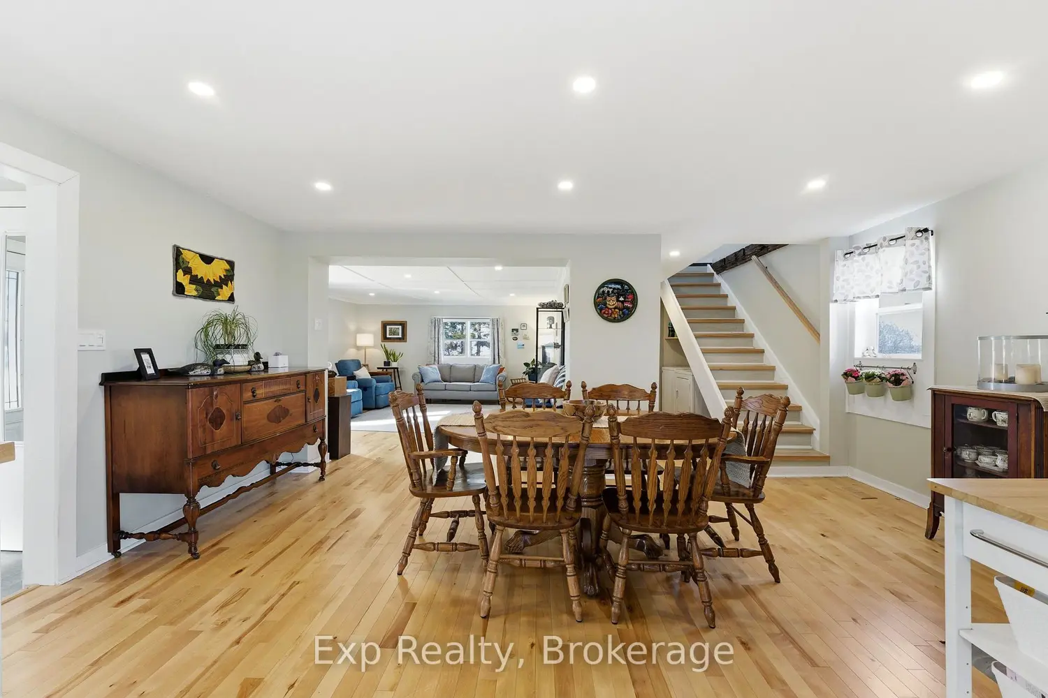 1449 Bridge Street photo 3